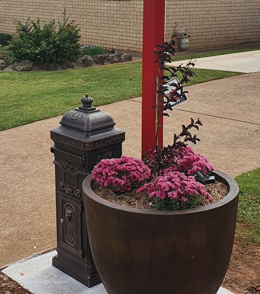 Cast Pillar Letterbox - Image 3